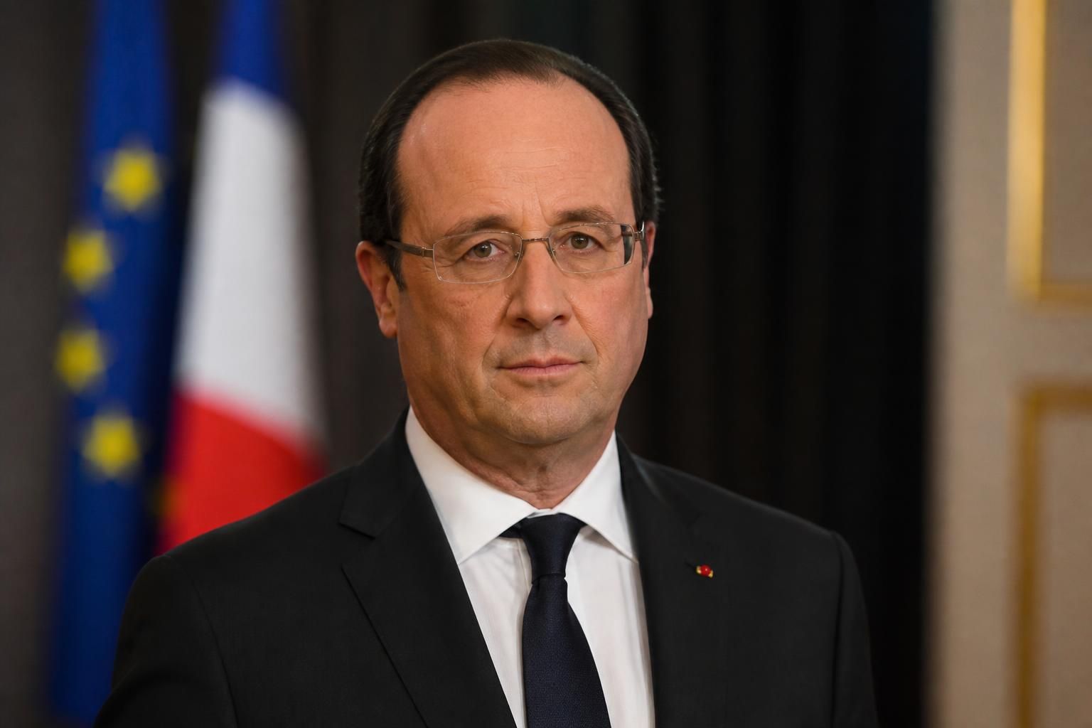 françois hollande confirme qu'il ne participera pas à la primaire de gauche pour 2027 et annoncera sa décision finale concernant sa candidature en décembre.